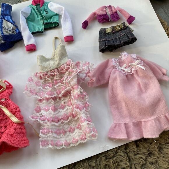 LOT OF 8 Vintage Barbie Dolls Clothes Outfits Dress Jacket Skirt Excellent Condi - Picture 7 of 7